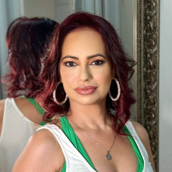 Lidiana - Professor de português - 