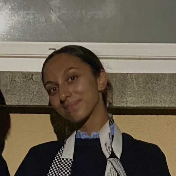 Laura - Prof de maths - Issy-les-Moulineaux