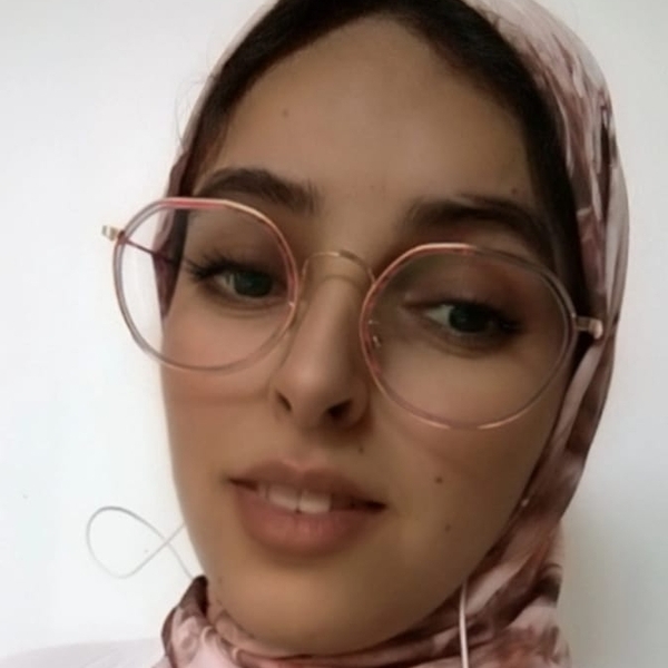 Laila - Prof d'arabe - 