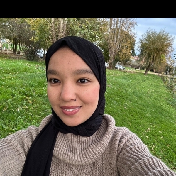 Manal - Prof d'aide aux devoirs - Dunkerque