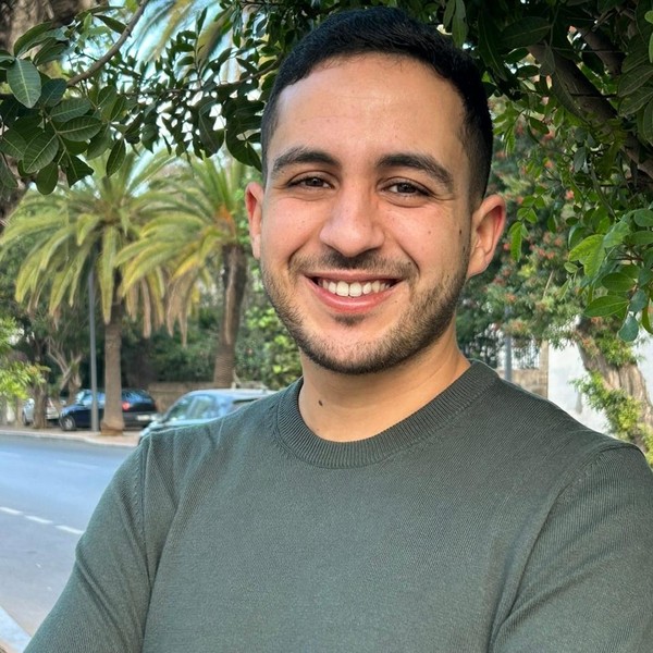 Fayssal - Prof d'économie - Montreuil