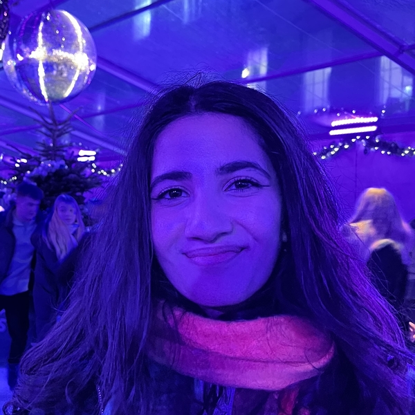 Jasmine - Biology tutor - Swansea