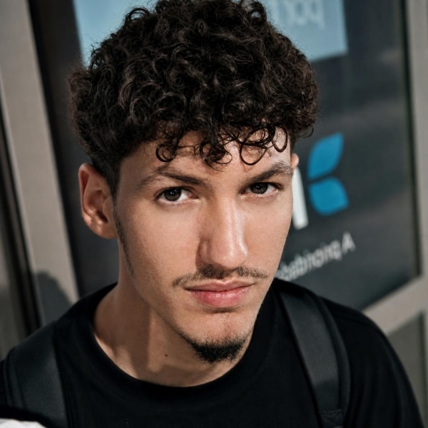 Davi - Professor de Marketing - Porto