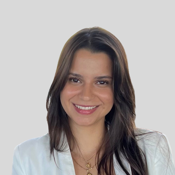 Bruna - English tutor - Vernon