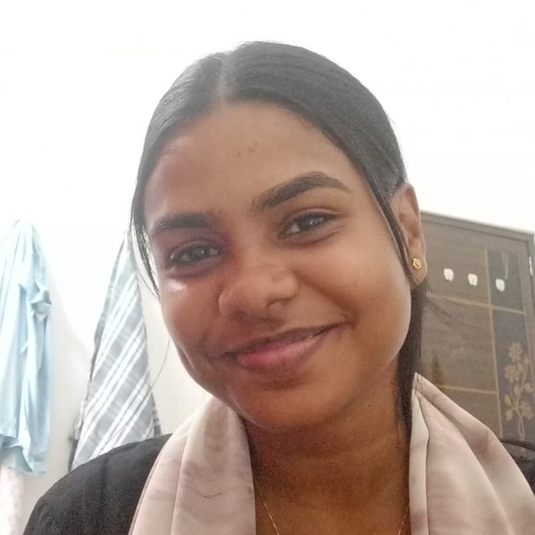 Ihzana - English teacher - Puducherry
