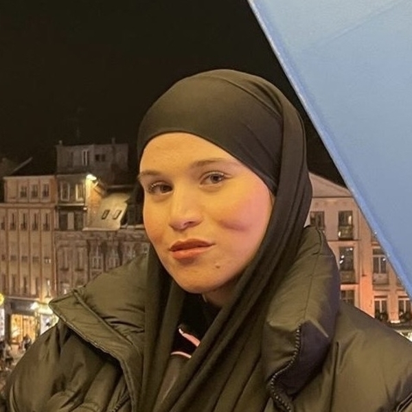 Yasmine - Prof d'aide aux devoirs - Lambersart