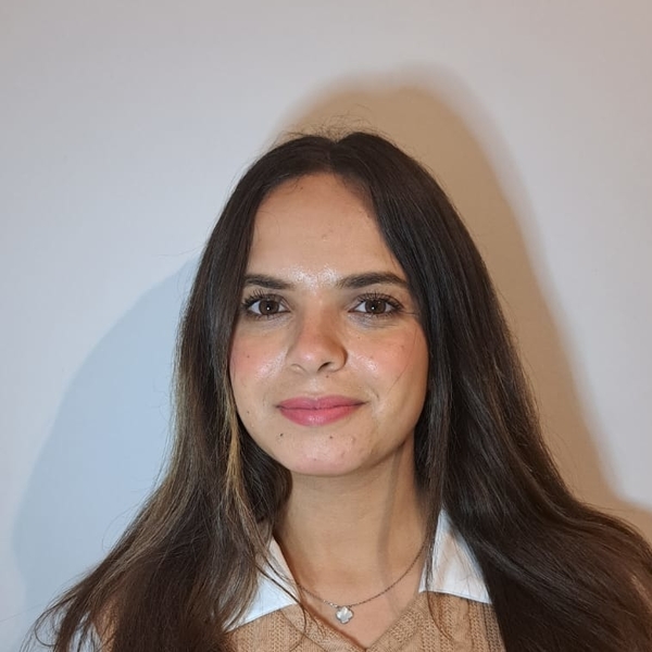 Salma - Prof d'anglais - Saint-Maur-des-Fossés