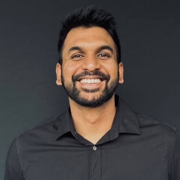 Danesh - Microsoft excel tutor - Mascot