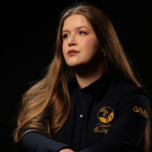 Giulia - Professor de biologia - Panambi (Rio Grande do Sul)