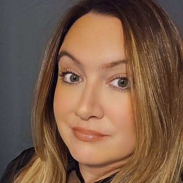 Emma - Prof de couture - Livry-Gargan