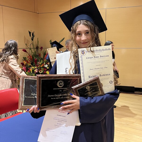 Juana Daniela - profesor de química - Medellín