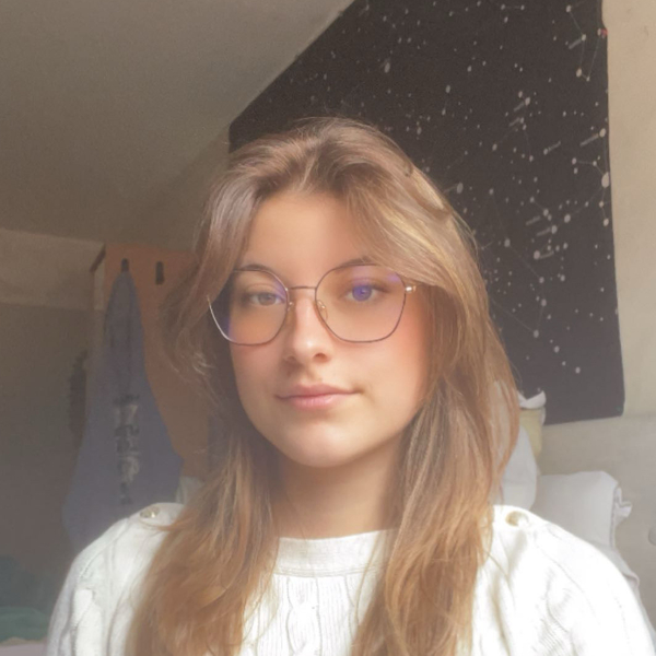 Emma - Prof de droit - Castres