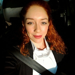 Ana Caroline - Professor de direito constitucional - Pindamonhangaba
