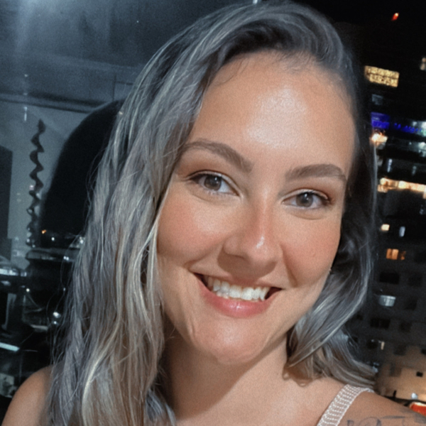 Letícia - Prof de odontologia - Jardim America da Penha