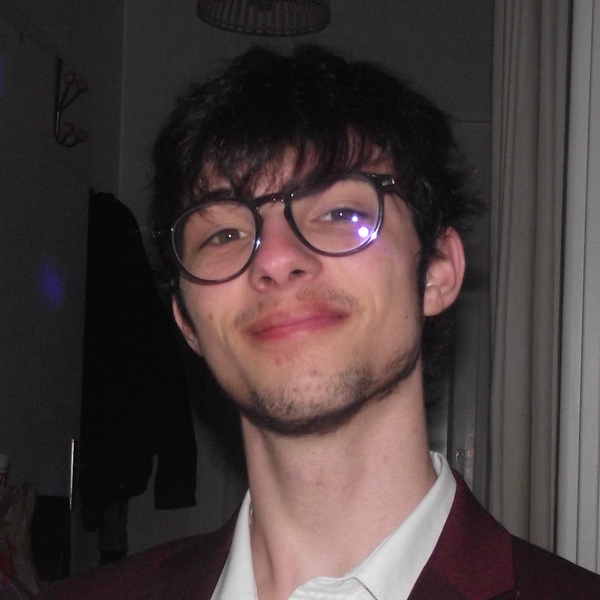 Nolan - Prof de maths - Lisieux