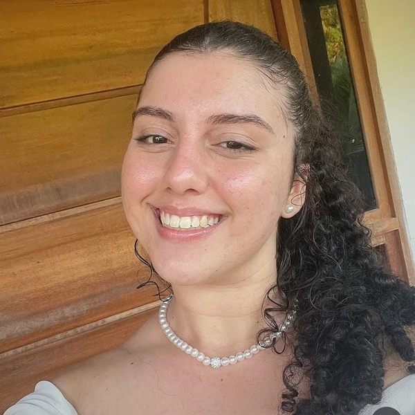 Helena - Prof de medicina - Guajará-Mirim