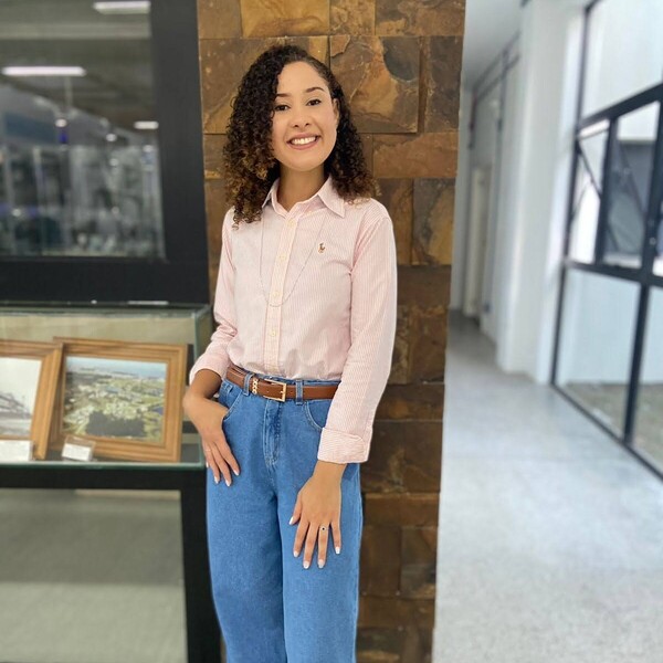 Luanne - Professor de química - 