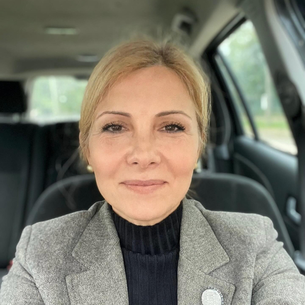 Maja - Nastavnik istorije - Beograd