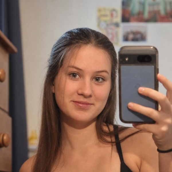 Holly - Guitar tutor - Leeds
