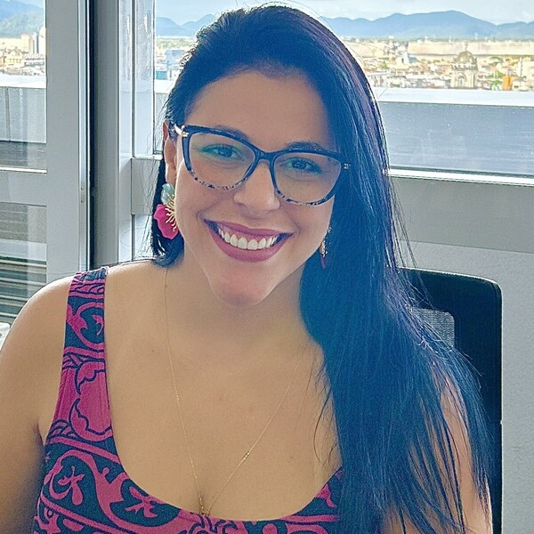 Pâmela - Prof de enfermagem - Santos