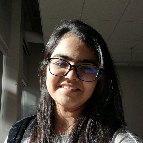 Diya - Maths tutor - Surrey