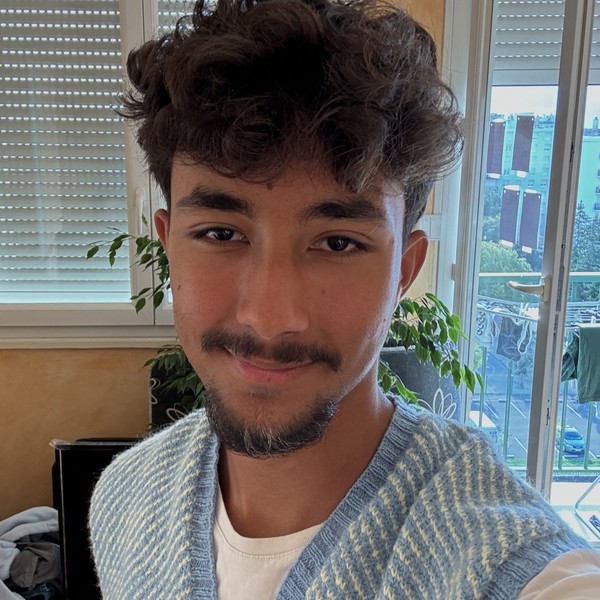 Camille - Prof de français - Tours