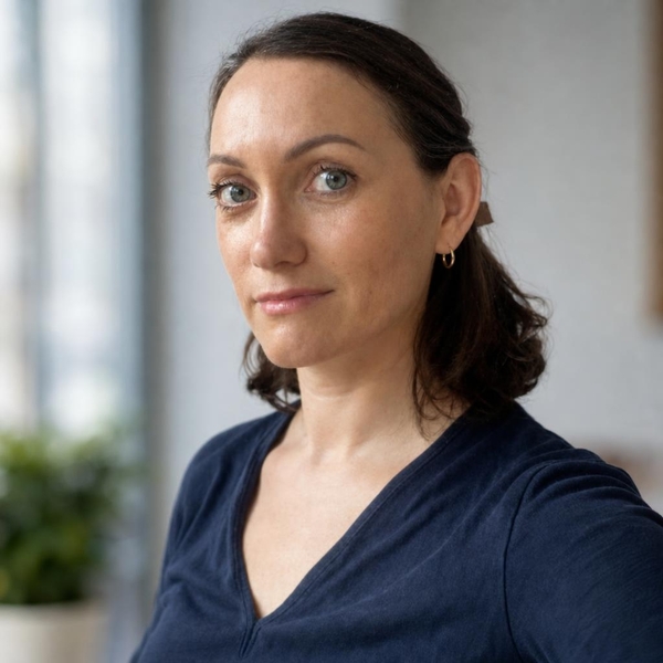 Aude - Prof de graphisme - Court-Saint-Étienne