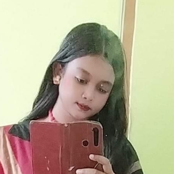 Shyama - Maths teacher - Mayapur
