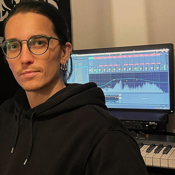 Dillon - Prof de MAO - Saint-Gilles