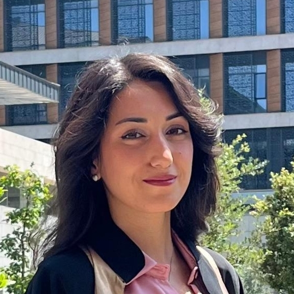 Zeynep nisa - Türkçe öğretmeni - 