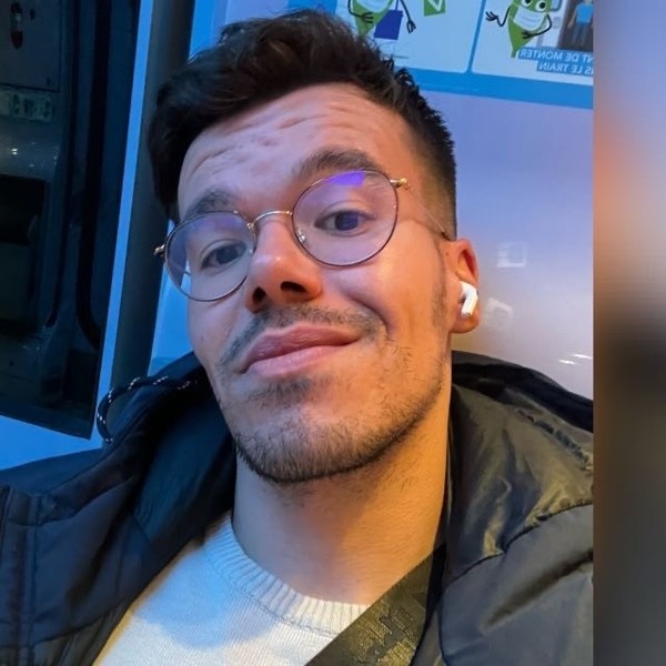 Nassim - Prof d'initiation informatique - Paris
