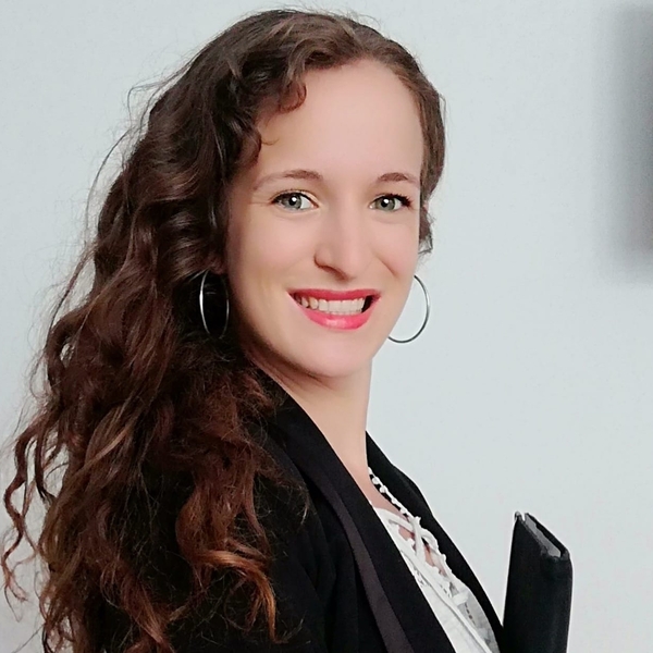 Flavia - French tutor - London