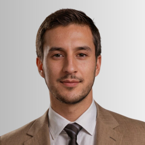 Pierre-Youva - Prof d'économie - Genève