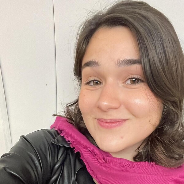 Julia - profesor de biología - Madrid