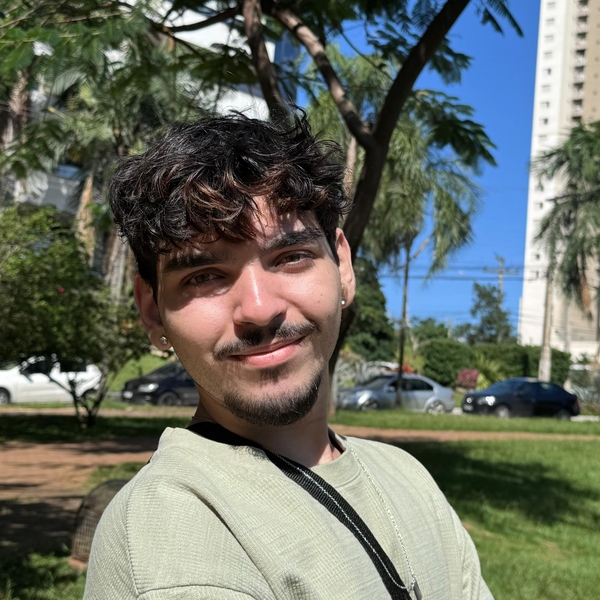 Gustavo - Professor de química - Unaí