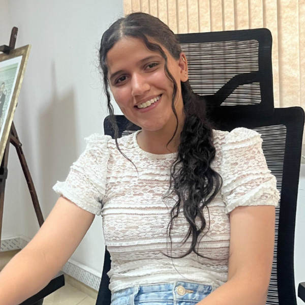 YOUSRA - Prof de power bi - Besançon