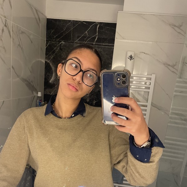 Marwa - Prof d'anglais - Aubagne