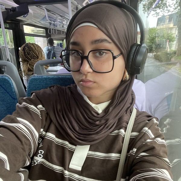 Asma - Prof de français - Champigny-sur-Marne