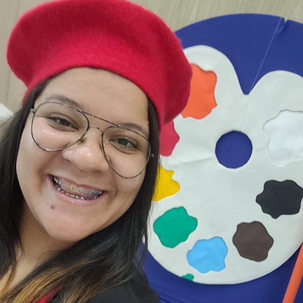 Laura Luana - Professor de decoração - Jaguariúna