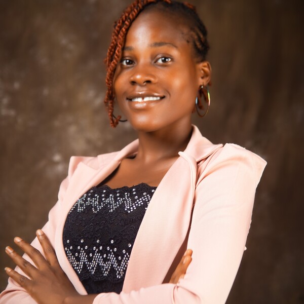 Ruth - Support for students with a reading disorder tutor - Awka