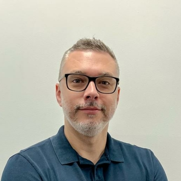 Paulo - Prof de marketing - 