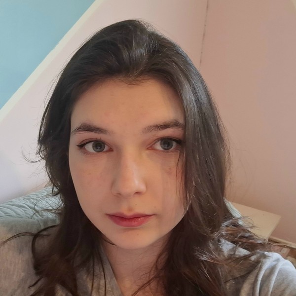 Elena - Prof de physique - chimie - Paris