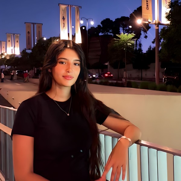 Ikram - Prof de chimie - Paris