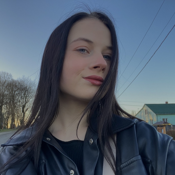 Julia - репетитор з української мови  - Жидачів
