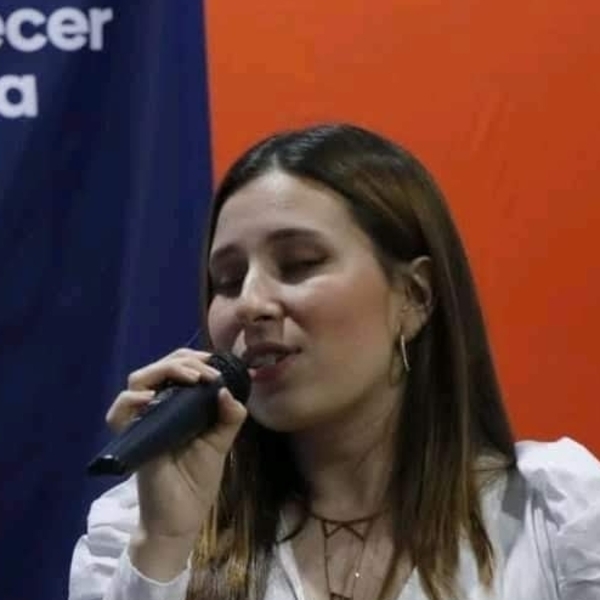 Marialu - profesor de canto - Ocaña