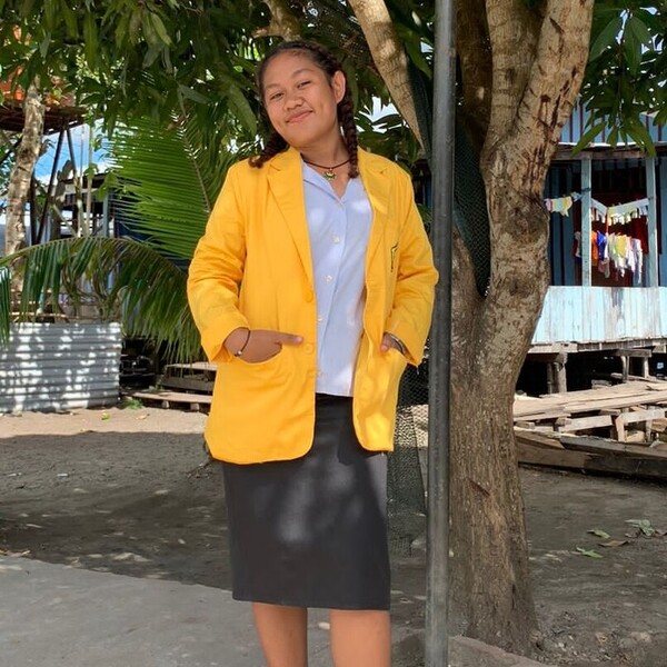 Lenora - Guru matematika - Jayapura
