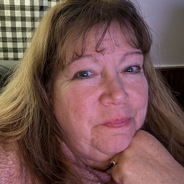 Suzanne - English tutor - Ashley