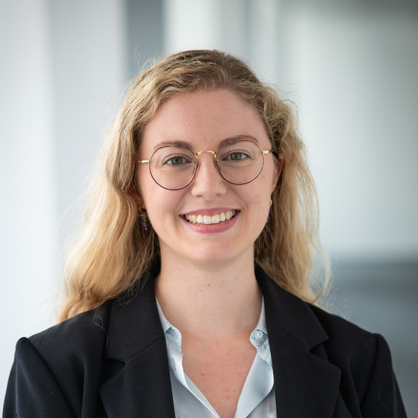 Juliette - Prof de droit constitutionnel - Paris