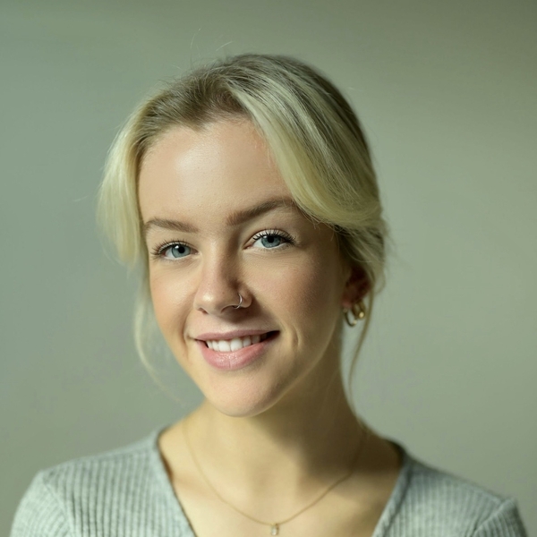 Molly - Dance teacher - London