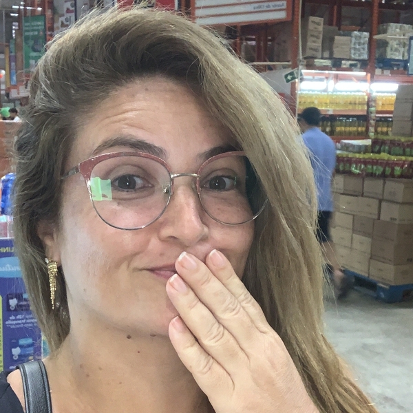 Isabele - Prof de inglês - Salvador